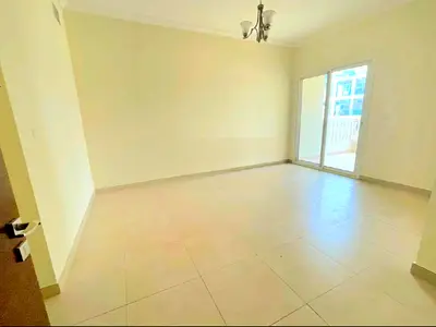 1BR Apartment | Balcony | Community View