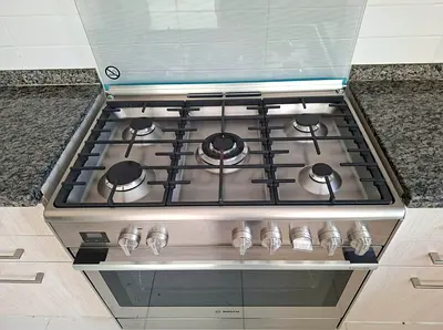 Bosch latest model series 8 top gas oven electric cooker