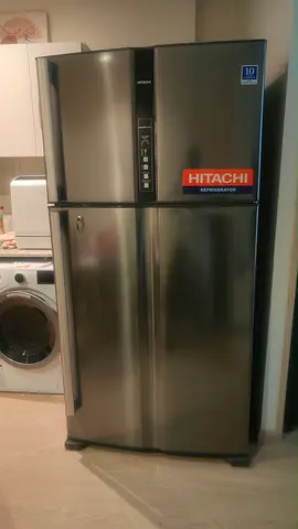 Hitachi brand latest model 2 door fridge freezer 990L same like new condition for sale