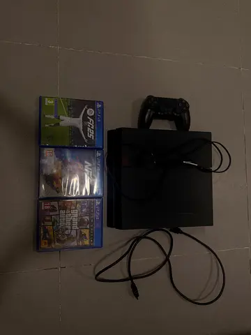 ps4 fat with 3 games