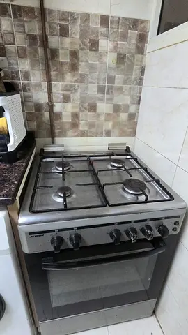 4-burner freestanding gas cooker with oven - used, good condition