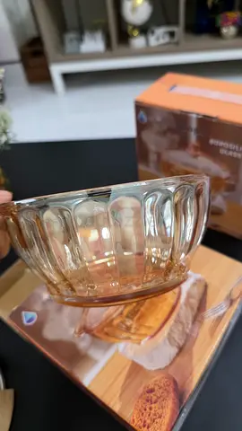 2 unused borosilicate glass pot