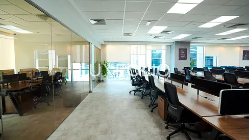Corner Office | Furnished | 9 Parkings
