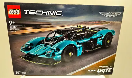 LEGO Technic 42208 Aston Martin Valkyrie - 707pcs, New in Box
