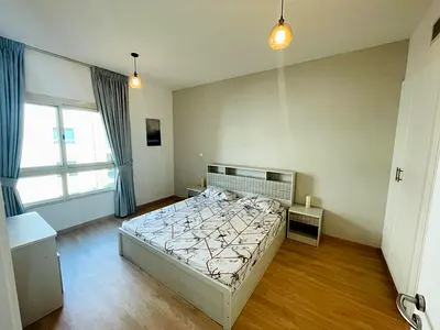 Upgraded | Furnished | Flexible Cheques