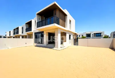 Pool Facing | Corner Unit | Single Row
