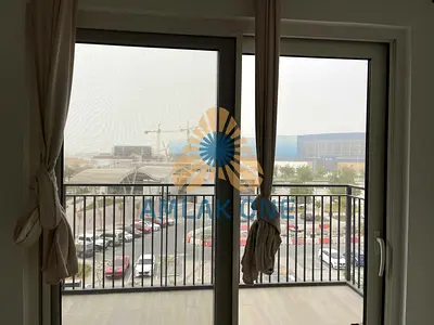 Sea World View | Vacant | Cozy Living