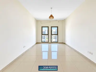 SPACIOUS STUDIO APARTMENT || WARDROBES + COVERED PARKING ||
