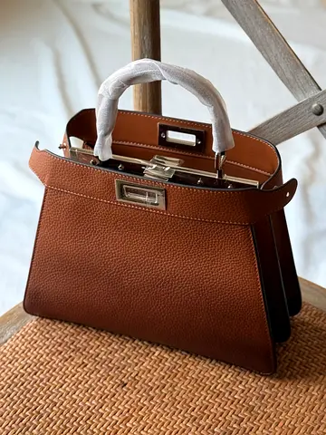 Brown Structured Leather Handbag with Top Handle - Excellent Condition