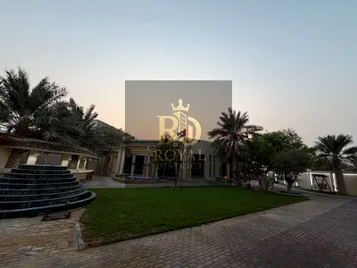 بسعر لقطة | تملك فيلا عملاقة طابق واحد | 3 غرف + 3 مجلس +غرفة خادمة و غرفة سائق + مسبح كبير | حديقة كبيرة | قريبة من كل الخدمات | تشطيبات فخمة جدا
