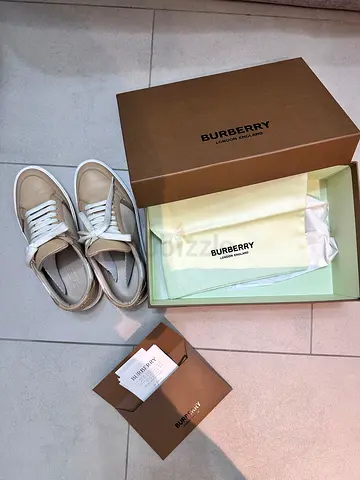 Burberry beige leather sneakers with box
