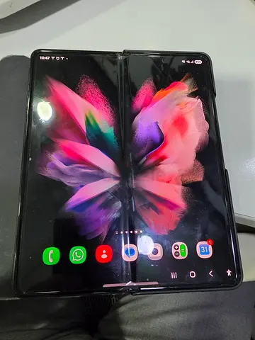 Samsung Galaxy Z Fold3 - Foldable Phone, excellent Working Condition. No scratches on the phone