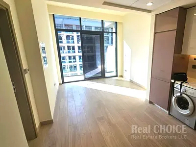 Spacious 1-BR | Balcony | Prime location
