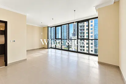 BRIGHT | LARGE LAYOUT | WATERFRONT LIVING