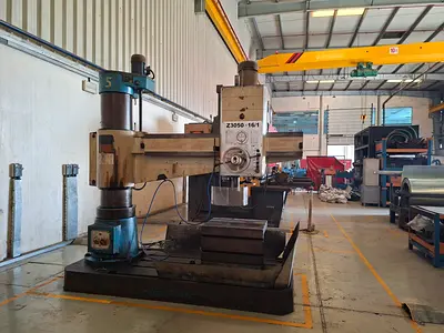 Used Z3050 Radial Drilling Machine (Heavy-Duty)
