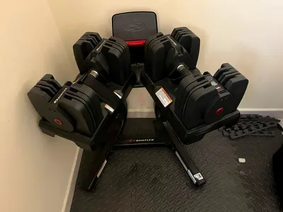 Bowflex SelectTech 560 Adjustable Dumbbells (Pair) 2.3–27.2 kg with stand and bench