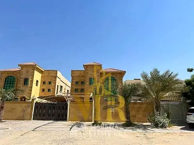 **فرصة استثمارية فاخرة | فيلا مودرن 5 غرف ماستر مع مسبح خاص أمام المسجد مباشرة في الروضة 2** امتلك الآن فيلا فاخرة بتصميم عصري وتشطيبات سوبر ديلوكس **