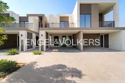Exclusive | Close to Amenities | Genuine Listing