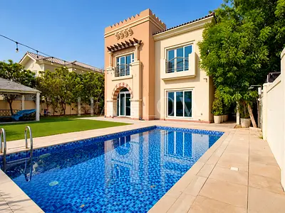 Golf Course Views | Large Plot | Private Pool