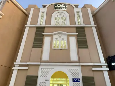 عرض استثماري مميز! شقة استوديو مع شرفة للبيع في مجمع سكني فرنسي، بالقرب من محطة مترو الخط الأزرق.