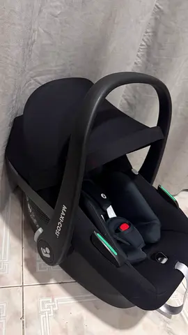 Pebble S Maxi-Cosi Infant Car Seat (Black) - Excellent Condition