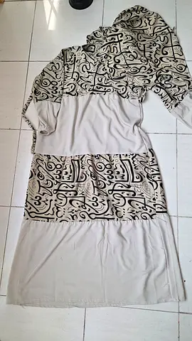ABAYA FOR Praying for girls - size medium never used