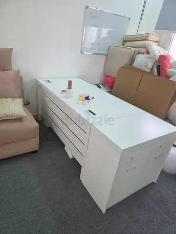 White L-shaped office desks with storage drawers (set)