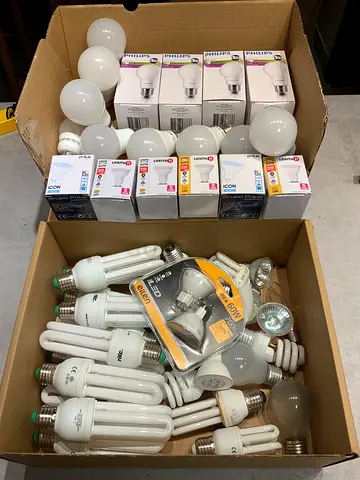 Mixed lot of new and used LED & CFL light bulbs - bulk pack