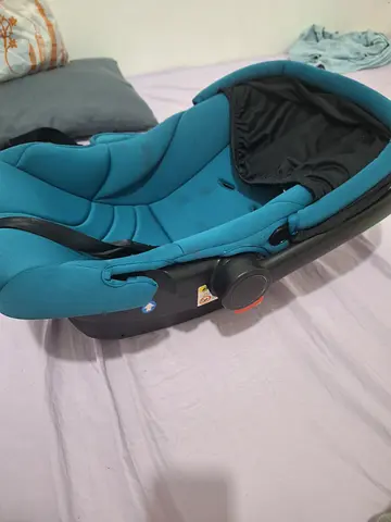 Blue infant car seat / baby car carrier - good condition