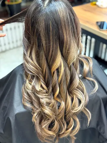 Professional Hair Colorist | AirTouch | Dubai