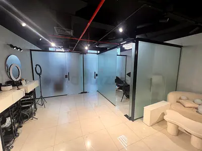 Glass partition