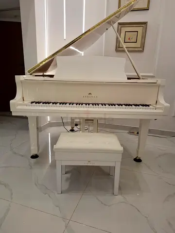 Steiner Self playing Grand Piano. As NEW negotiable. GP-152W