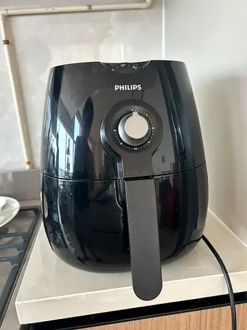 Philips Black Air Fryer (Compact) - Good Working Condition