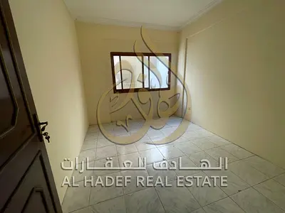 شقة غرفتين وصالة للإيجار في البوطينة الشارقة، تكييف وغاز مركزي، حمام، متوفر نموذجين، موقع مميز ودفع مرن على 4 دفعات
