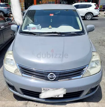 *NISSAN TIIDA 2013
