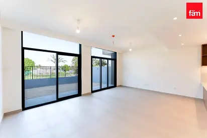Brand New | Single Row | Near Pool