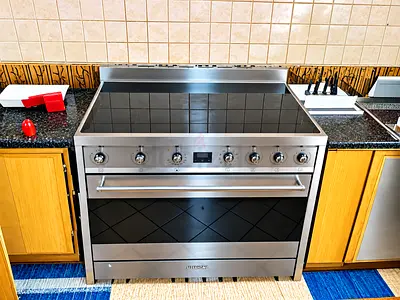 Smeg lastest model induction cooktop 90cm