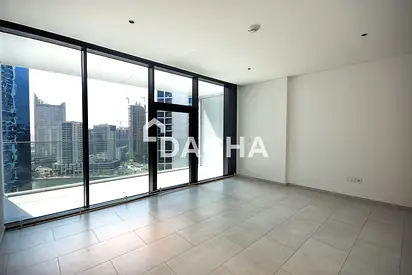 Large Layout | High Floor | Canal View