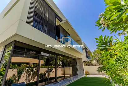 Single Row | Large Plot | Ready to Move in