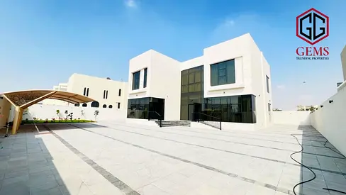 MODERN DESIGN | SPACIOUS | MAID ROOM | GARDEN