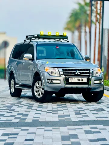 Mitsubishi Pajero 2017 GLS Medium Line GCC  | No Accidents | Original Paint | Service History -Dubai