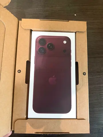 iPhone 18 pro max burgundy