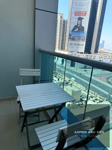 Palace view – 2 balconies – Closed kitchen – Parking – Furnished