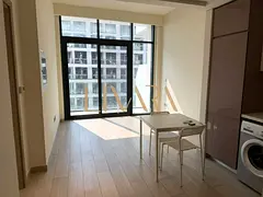 Pool and Street View | 6th Floor| Up to 12 Cheques