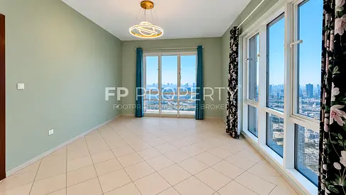Vacant | Full Lake View | Higher Floor | Maintained
