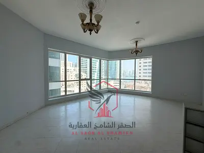 شقه غرفه وصاله اطلاله مفتوحه تكيف مجاني جيم ومسبح مجاني مساحه كبيره موقع مميز قريب من جميع الخدمات