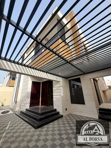 فيلا للايجار في الياسمين بعجمان 5 غرف ومجلس وصاله وباركن للسيارات مساحة واسعة اول ساكن