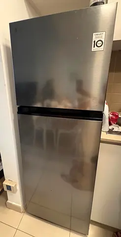 LG Refrigerator/ freezer