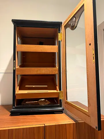 Cigar fridge