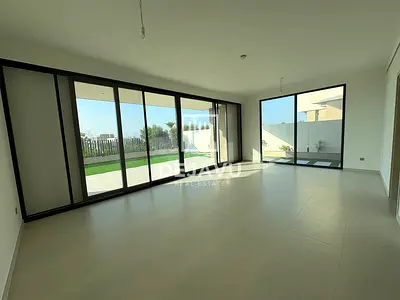 Large 4BR Villa | Pool | Garden | 3 Parking